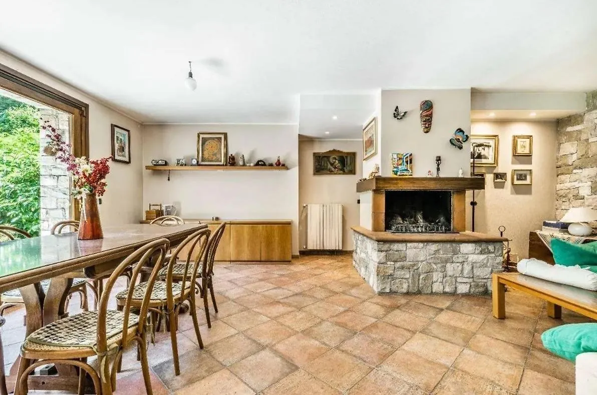 לינה וארוחת בוקר גביראטה La Folaga B&B