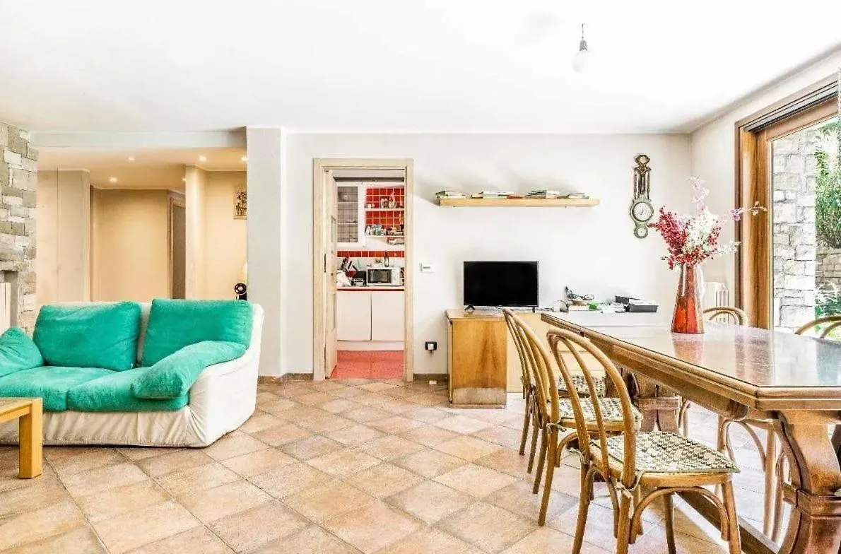 גביראטה La Folaga B&B לינה וארוחת בוקר