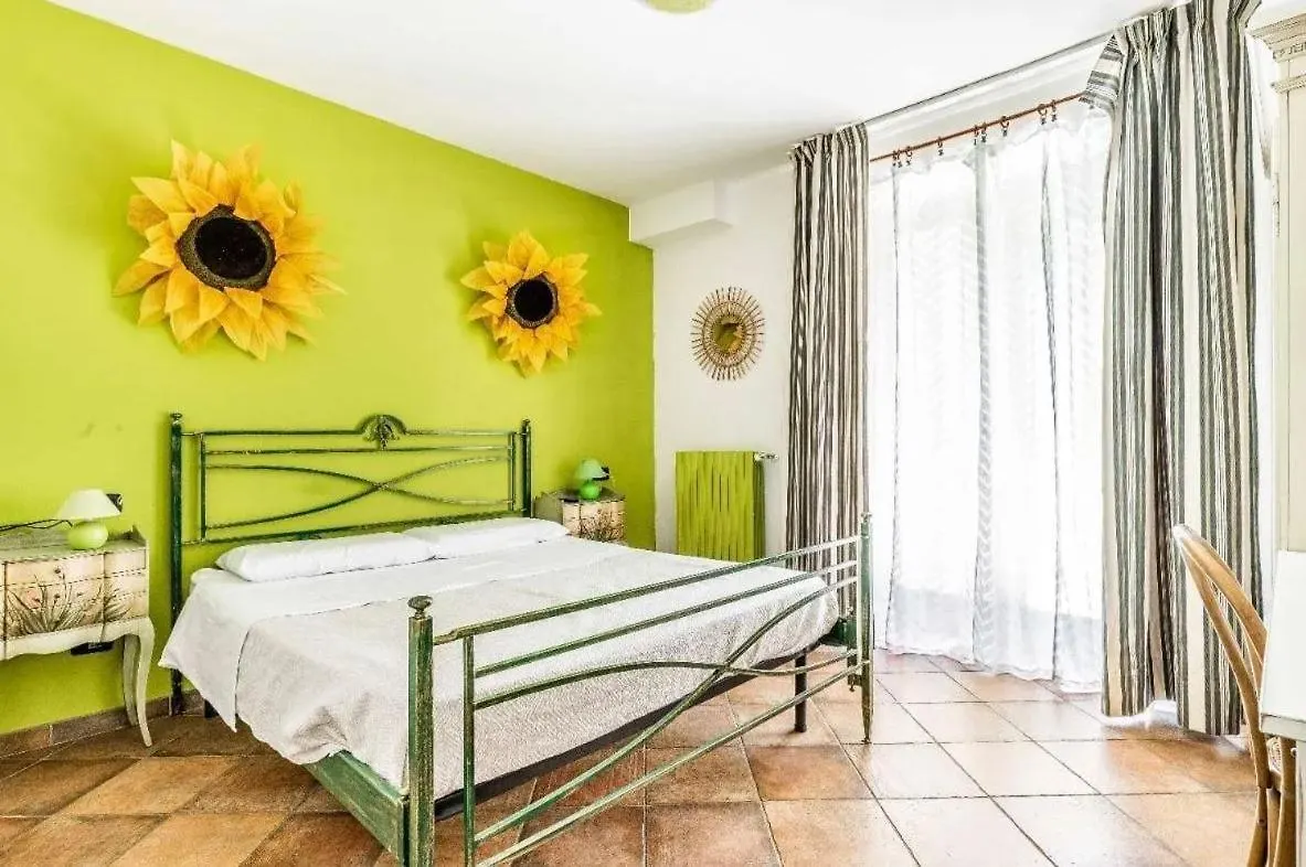 לינה וארוחת בוקר גביראטה La Folaga B&B